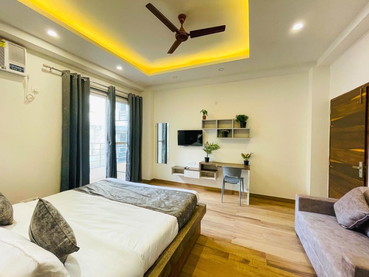 גורגאון The Empire Suites 1Rk Near Max & Fortis Hospital מראה חיצוני תמונה